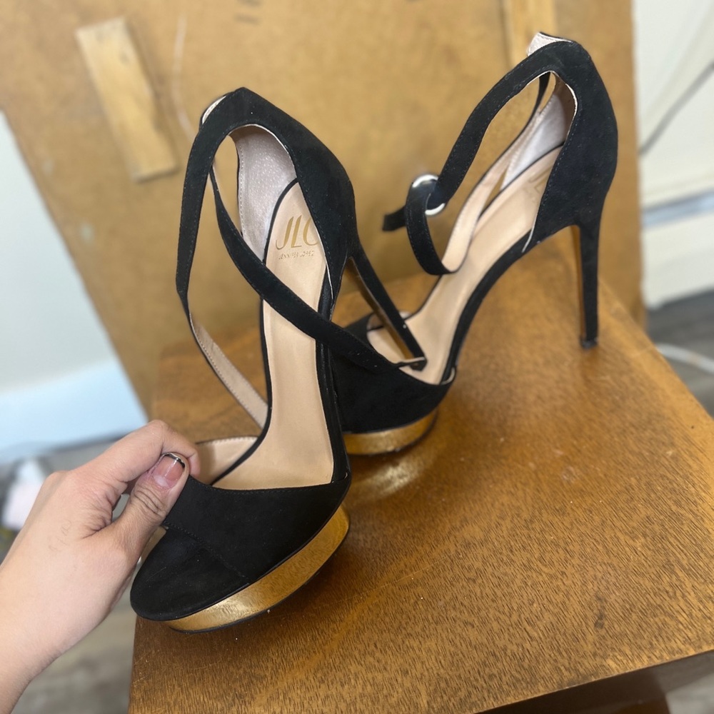 Jennifer Lopez (JLO) Malika Platform Sandals - Size 8.5 (Black & Accent Gold)